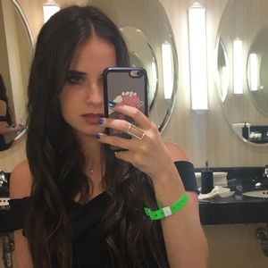 Meet your Posher, Phoebe